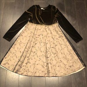 Girls size 14 dress🏷